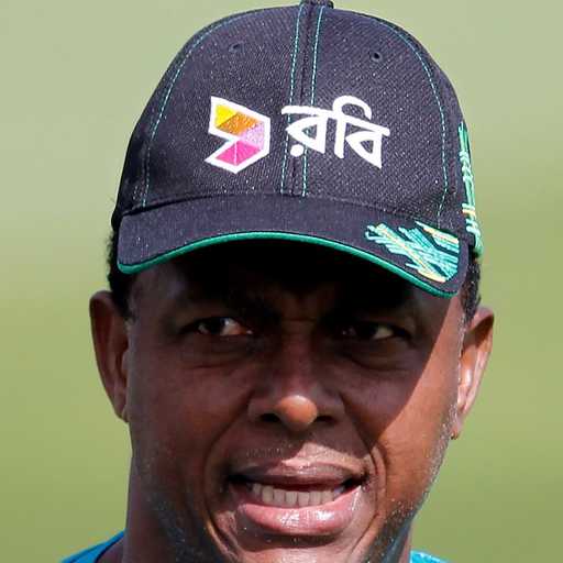 Courtney Walsh